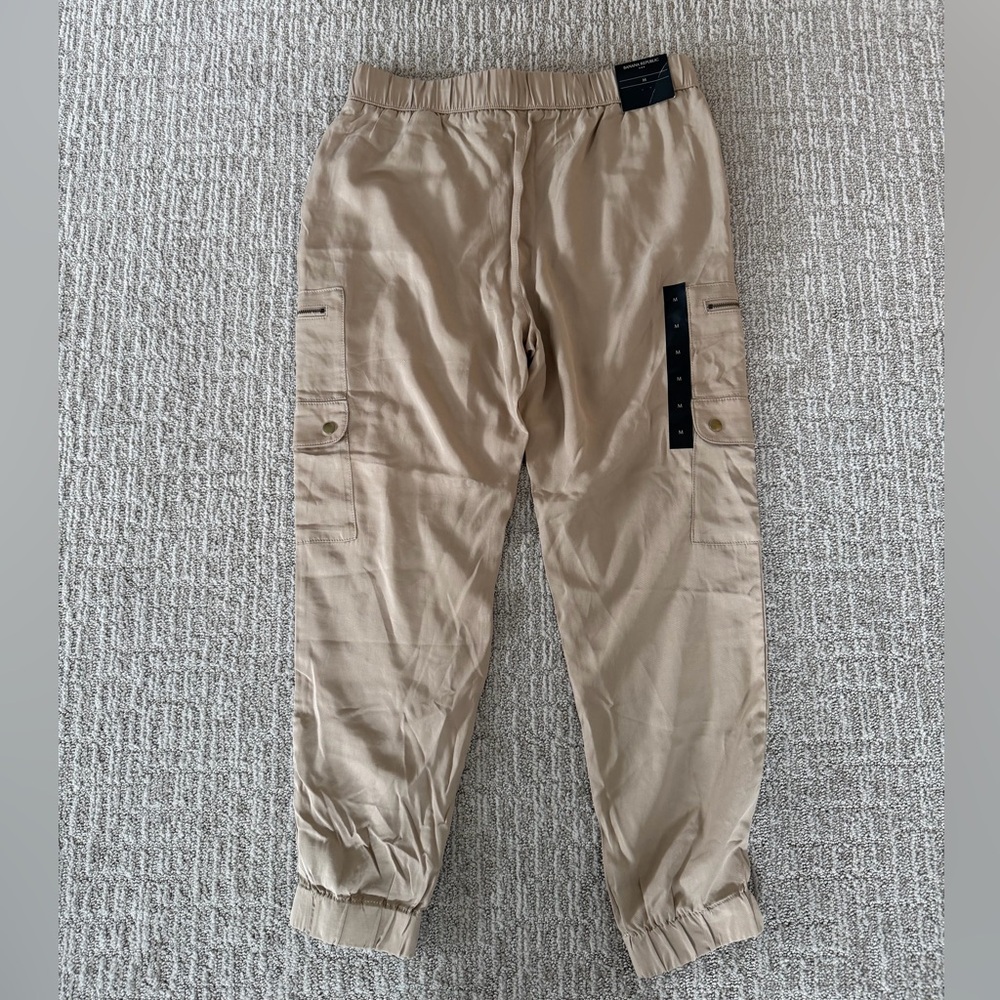 Banana Republic Factory Tencel Cargo Jogger NWT - Picture 4 of 5